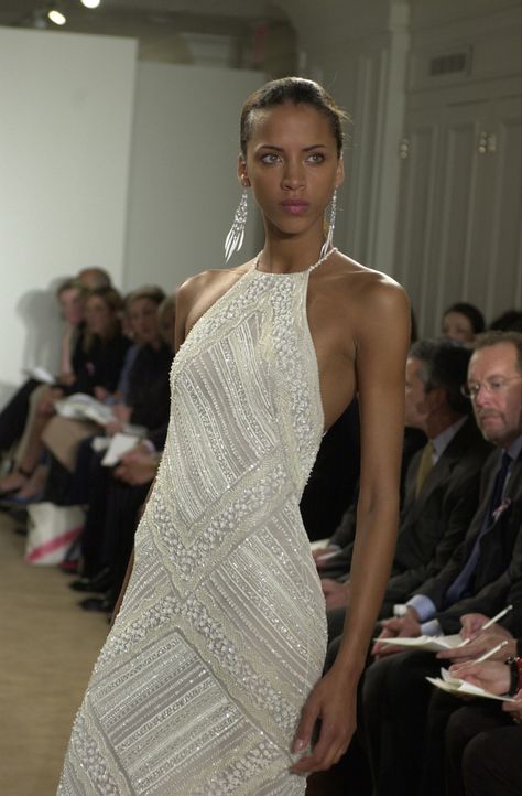 Ralph Lauren 2002, Noemie Lenoir, Magical Dress, Honeymoon Outfits, Exquisite Gowns, New York Spring, Unique Prom Dresses, 2000s Fashion, Summer 2023