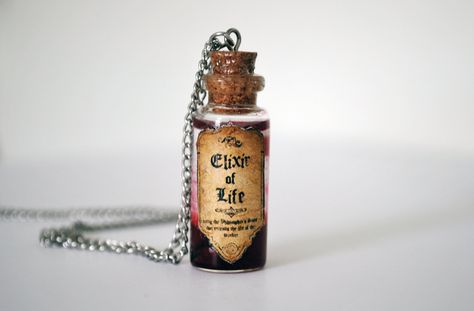 Elixir of Life Potion - Harry Potter Inspired Bottle Necklace Ginger Head, Harry Potter Potions, Philosopher's Stone, Elixir Of Life, Expecto Patronum, Harry Potter Magic, Bottle Necklace, Harry Potter Books, Potion Bottle