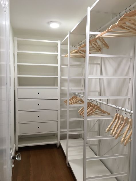 Ikea ELVARLI in corner walk in closet Elvarli Ikea, Ikea Closet Doors, Walk In Closet Ikea, Ikea Closet Hack, Ikea Hack Storage, Ikea Closet Organizer, Small Walk In Closet, Ikea Closet, Closet Hacks