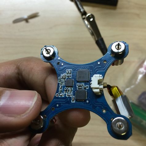 Arduino Quadcopter, Arduino Projects Diy, Arduino Robot, Army Helmet, Robotics Engineering, Drones Concept, New Drone, Electronics Basics, Raspberry Pi Projects