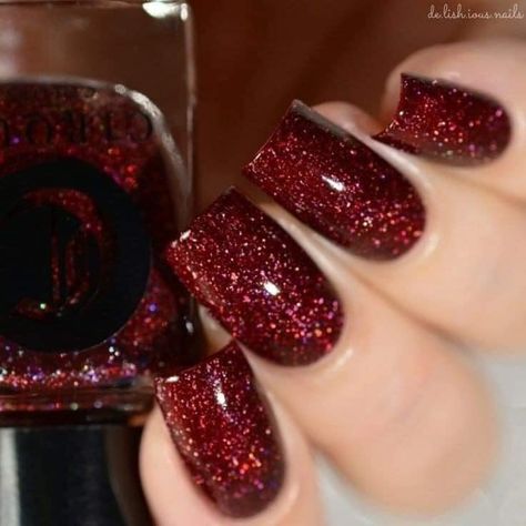 Red Sparkle Nails, Red Sparkly Nails, Santa Nails, Highlights Color, Cirque Colors, Long Brunette, Valentine Nails, Red Nail, Sparkle Nails