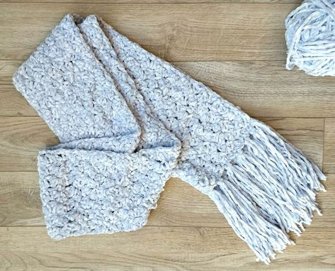 Velvet Scarf Crochet Pattern, Bernat Velvet Yarn Crochet Patterns Free, Crochet Hdc, Bernat Velvet, Crochet Scarf For Beginners, Bernat Yarn, Crochet Scarf Pattern Free, Velvet Yarn, Christmas Scarf