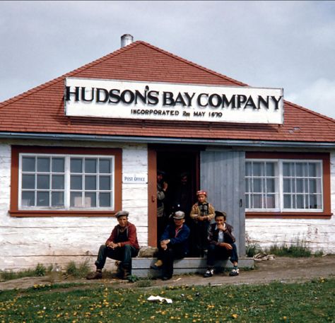 A Hudson's Bay Company Outpost Cree Culture, Old General Stores, Hudson Bay Blanket, Canada History, Hudson Bay Company, Roots Canada, Eastern Woodlands, Canada Eh, Old Quebec