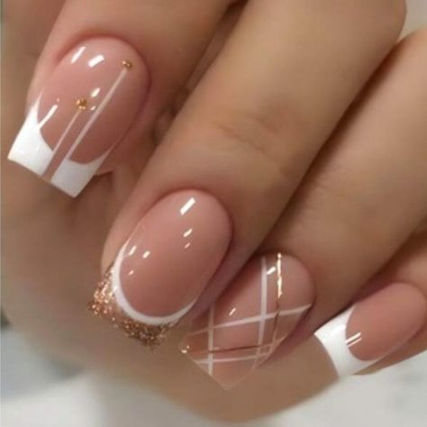 Free and Fabulous Summer Nail Tips for Beginners Pretty Items, Elegant Nail, Square Nail Designs, Nail Art For Beginners, Simple Nail Art Designs, Nail Art Wedding, Sparkle Nails, White French, Elegant Nails