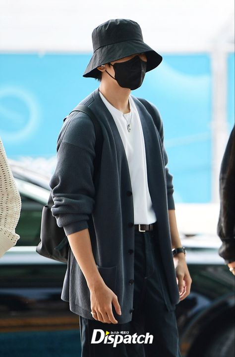 Wonwoo Casual Outfit, Wonwoo Airport Fashion, Wonwoo Outfit, Wonwoo Airport, Svt Outfits, Seventeen Outfits, Minimalist Fits, Find My Style, Men Closet