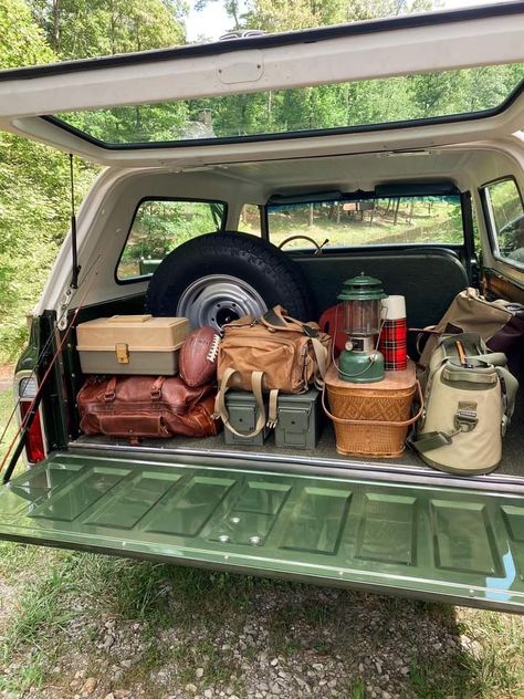 Granola Life, Weekend Essentials, Duck Head, Camping Aesthetic, Labor Day Weekend, Vintage Camping, Cabins In The Woods, Outdoor Life, The Ranch