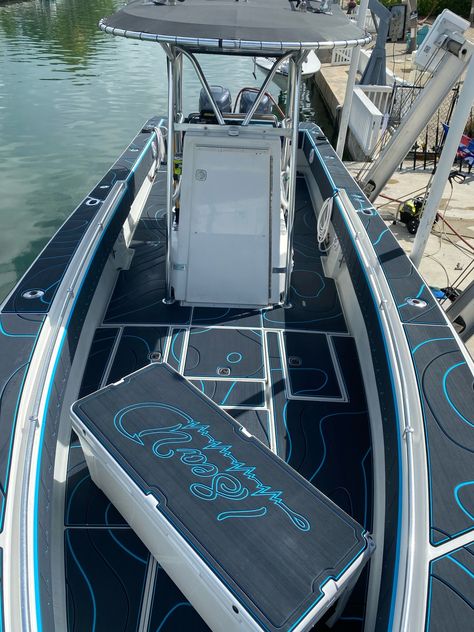 Check out this #CustomSeaDek kit 🔥🔥🔥   #DarkGrayOverBahamaBlueOverBlack #seadek #genuineseadek #seadeked #marineflooring #industryleader #boating #nonskid #nonslip #antifatigue #trustedbythebest #innovation #carpetstinks #fishingwithseadek #lobsters #floridakeys Boat Owner: David Ducharme Seadek Boat Flooring, Seadek Ideas, Marine Carpet, Marine Flooring, Tiny Boat, Boat Upholstery, Boat Restoration, Boat Ideas, Boat Projects