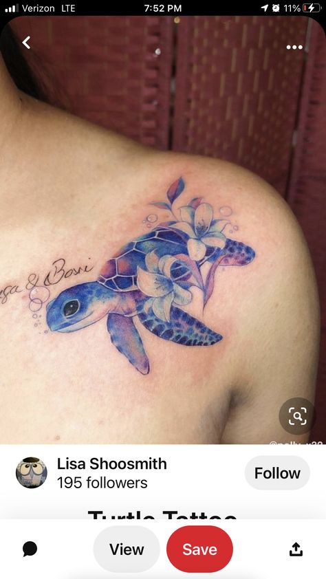 Pretty Skull Tattoos, Hawaiian Turtle Tattoos, Small Hummingbird Tattoo, Daisy Tattoo Designs, Tattoo Style Art, Sea Turtle Tattoo, Turtle Tattoo Designs, Favorite Tattoos, Special Tattoos