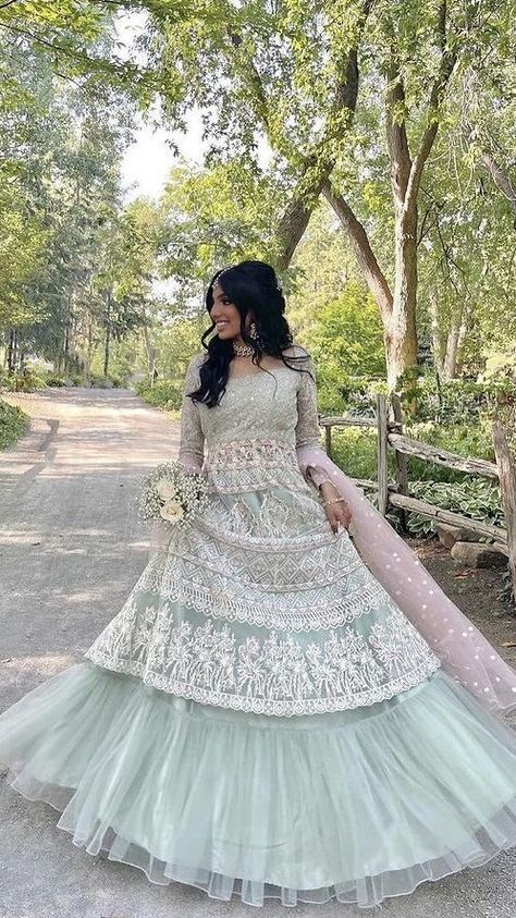 Outfit Ideas For Sisters Wedding, Desi Prom Outfits, Punjabi Wedding Outfits Sisters, Pakistani Wedding Wear For Sister, Sister Wedding Dress Indian, Pakistani Wedding Outfits Sisters, Indian Wedding Outfits Sisters, Desi Suits, Desi Dress