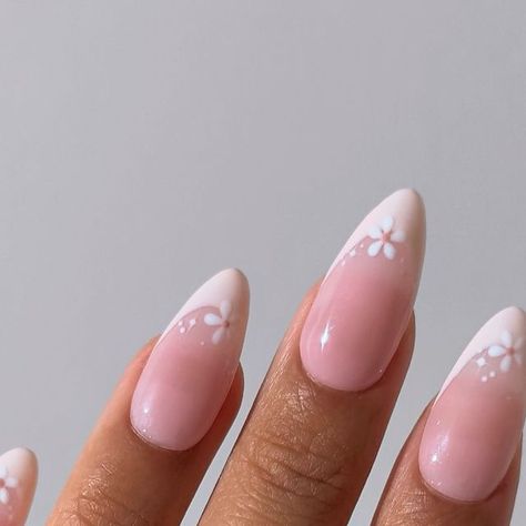 pearlie pressed | nail artist | content creator on Instagram: "vanilla french tip flower nails 🍨 - what do you think?  gel polish | @modelones @modelonesrealm   [nail inspo, short nail inspo, almond nail inspo, summer nail inspo, white nail inspo, nail inspo simple, french nail inspo, french tip, french tip nails, french tip designs, french tip inspo, french tip manicure, french tip almond, flower nail design, flower nails, white flower nails, summer flower nails, cute nail designs, short cute nail inspo, cute nail ideas, cute simple nails, cute almond nails, cute gel nails trendy nails]  #modelones #nailinspo #nailinspiration #nailideas #nailart #naildesign #flowernails #flowernailart #flowernail #flowernaildesign #whiteflowernails #vanillafrenchnails #frenchtipnails #frenchtipsnails #fr White French Tip Nails With Simple Design, Cute Nail Designs French Tip Almond, Nails Acrylic White Flowers, Almond French Tip Nails Flowers, French Nails With Pattern, French Tip Gel X Nails Almond, Short Almond Nails With French Tip, Short French Tip Nails With Flowers, French Tip Nails Dots