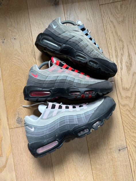 Airmax 95 Outfit, Nike Air Max 95 Outfit, Red Air Max, Airmax 95, Nike Air Shoes, Hype Shoes, Shoe Inspo, Retro Designs, Swag Shoes