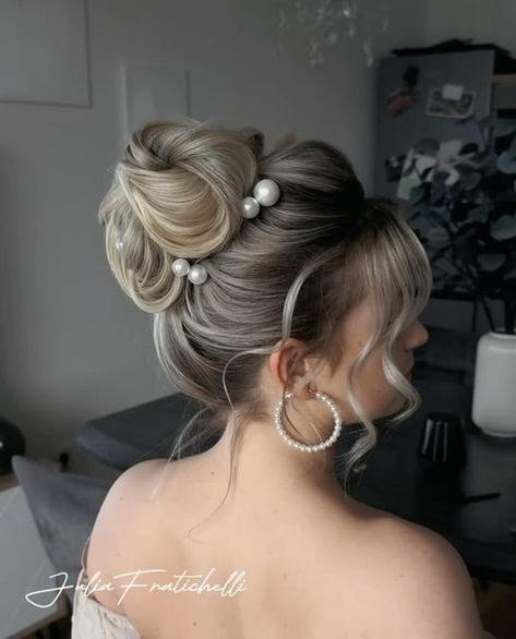 Easy High Ponytail, High Ponytail Tutorial, Hair Education, Ponytail Tutorial, Bridal Hair Inspiration, Hairstyle Tutorials, Long Lasting Curls, Step By Step Hairstyles, High Ponytail