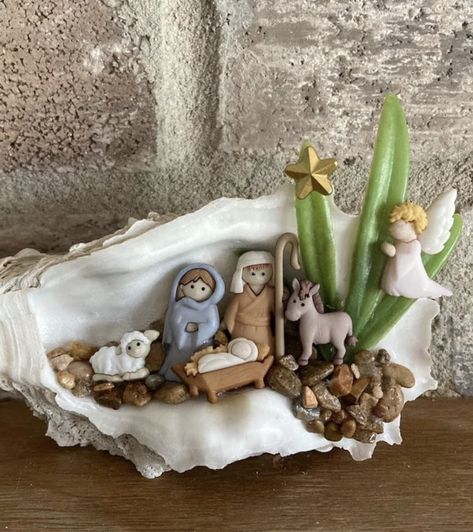 Shell Nativity, Handmade Nativity, Miniature Nativity, Texas Coast, Nativity Ornaments, Ideas Hogar, Shell Decor, Christmas Nativity Scene, Holy Family