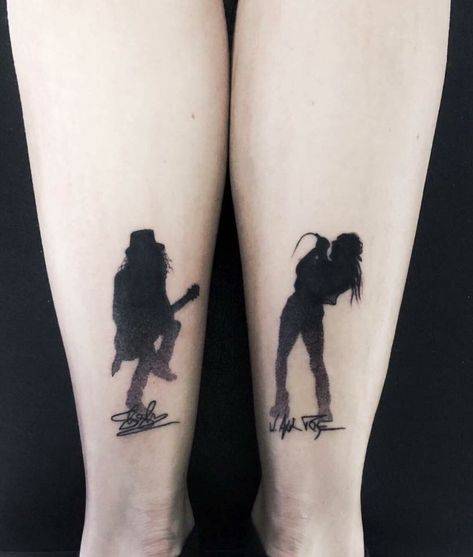 Very cool! 🔫🌹🤘🤘🤘 Rock N Roll Inspired Tattoos, Axl Rose Tattoo Ideas, Gnr Tattoo Ideas, Slipknot Tattoo Designs, Slash Tattoo Ideas, Rockstar Tattoo Ideas, Rock And Roll Tattoo Ideas, Rock N Roll Tattoo Ideas, Rock Tattoo Music