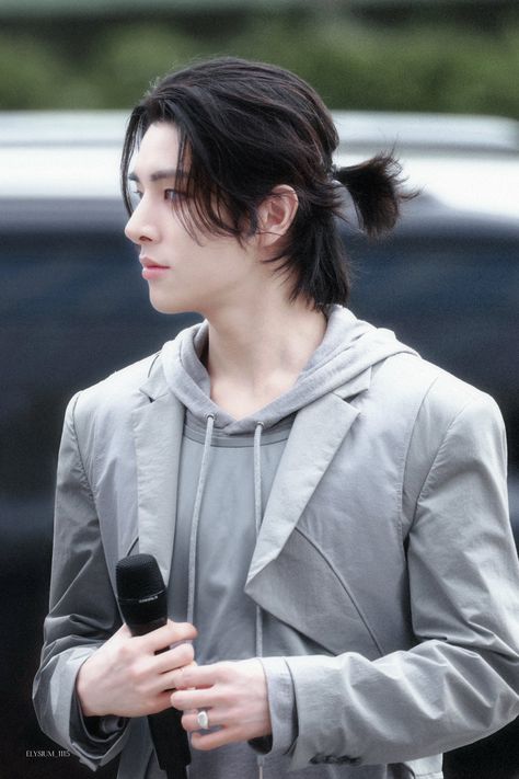 enhypen jake fansite Jake Ponytail, Enhypen Hairstyle, Vampire Boy, Jake Enhypen, Cute Asian Guys, The Boy Is Mine, Ponytail Hairstyles, Boyfriend Pictures, The Story