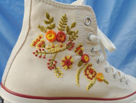 Wedding Converse Shoes, Floral Embroidery Shoes, Fixing Clothes, Converse Wedding, Converse Wedding Shoes, Thick Calves, Embroidered Converse, Converse Custom, Wedding Converse