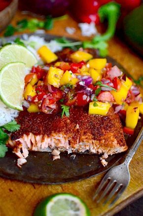 This salmon recipe is AWESOME! The spices are amazing... sweet and spicy, and the mango salsa is so refreshing! Salmon Salsa, Salmon With Mango Salsa, Salsa Mango, Salmon With Mango, Mango Salsa Salmon, Resep Seafood, Salmon Dishes, Salmon Recipe, Mango Salsa