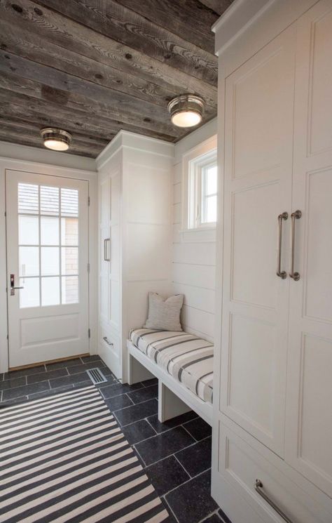 Farmhouse Mudroom, Mud Room Entry, Mudroom Entryway, Mudroom Decor, Mudroom Laundry Room, Mud Room Storage, Mudroom Design, Laundry Mud Room, Laundry Room Design