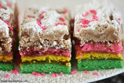 Rainbow Cookie Cake, Rainbow Cookies Recipe, Crumb Topping Recipe, Dessert Pizza Recipes, Italian Rainbow Cookies, Rainbow Cookie, Crumb Recipe, Cinnamon Roll Cheesecake, Crumb Cake Recipe