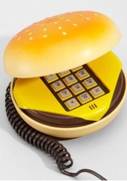 Juno's hamburger phone! Why don't they make these any longer? Hamburger Phone, Burger Phone, Call Me Maybe, Vintage Phones, Phone Shop, Home Camera, Bobs Burgers, Home Phone, Summer Gifts