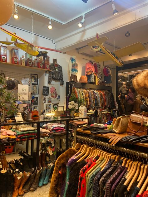 Abandoned Clothing Store, Skate Shop Aesthetic, Clothing Shop Aesthetic, Thriftcore Aesthetic, Thrift Store Decorating Ideas, Vintage Thrift Shop Aesthetic, Vintage Store Aesthetic, Thrift Shop Aesthetic, Thrift Store Aesthetic