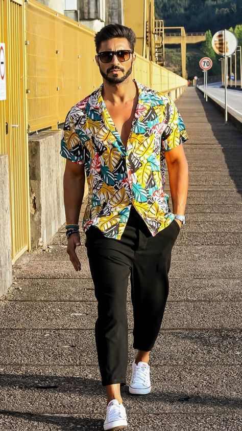 Luau Outfits Men, Men Tropical Outfit, Beats Outfits, Carribean Vibes, Gang Pics, Silk Shirt Outfit, Goa Outfits, Hawaiian Outfit Men, Summer Wear Men