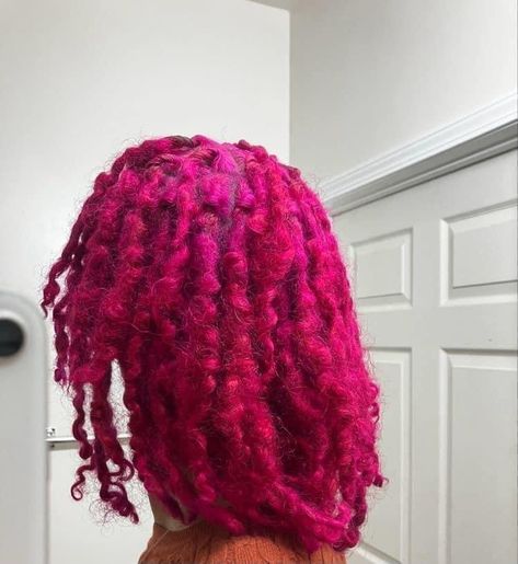 Purple Dreads, Dreadlocks Hair Care, Pink Dreads, Magenta Hair, Girl Hair Colors, New Hair Do, Short Locs Hairstyles, Dreadlock Style, Dyed Hair Inspiration