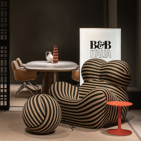 We are glad to announce the debut of the first B&B Italia shop-in-shop in Seoul, Korea. The brand-new space opens in Shinsegae Gangnam Department Store and greets customers with a selection of B&B Italia iconic design furniture. Desert Homes, Seoul Korea, Iconic Design, Sunshine State, Inspiration Boards, Office Inspiration, Inspiration Board, B & B, Living Room Interior