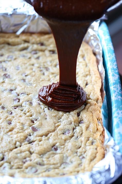 Chocolate Chip Cookie Brownies, Cookies And Cups, Brownie Bars, Dessert Bar Recipe, Cookie Brownie Bars, Layered Desserts, Chocolate Chip Cookie Bars, Dark Chocolate Cakes, Brownie Batter