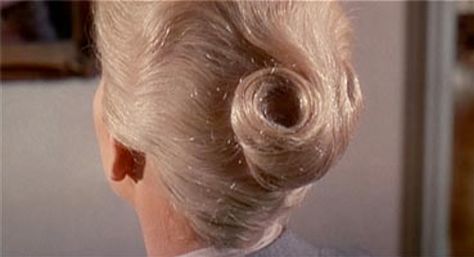 Kim Novak's "birds nest" in Vertigo. Vertigo Alfred Hitchcock, Vertigo Movie, Hitchcock Film, Pier Paolo Pasolini, Kim Novak, Still Frame, Eclectic Art, Great Films, Alfred Hitchcock