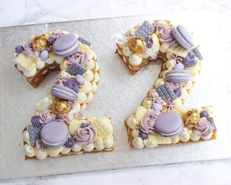 Lindt Cake, Golden Birthday Cakes, Sweet Birthday Cake, 22nd Birthday Cakes, Number Birthday Cakes, 70th Birthday Cake, Macaron Cake, Fancy Cupcakes, Birthday Cakes For Her