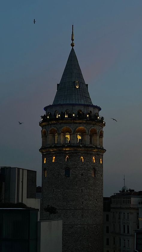 Istanbul Turkey Photography, Istanbul Photography, Vinyl Aesthetic, Istanbul City, Witchy Wallpaper, City Museum, Iphone Wallpaper Tumblr Aesthetic, Winter Wallpaper, City Wallpaper