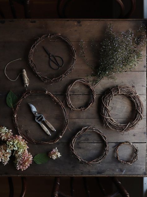 How to make a plant vine wreath — simply living well Vine Wreaths, Rustic Flower Arrangements, Second Hand Bookstore, Ivy Wreath, Dried Wreath, Vine Wreath, Plant Projects, Invasive Plants, Spruce Tree