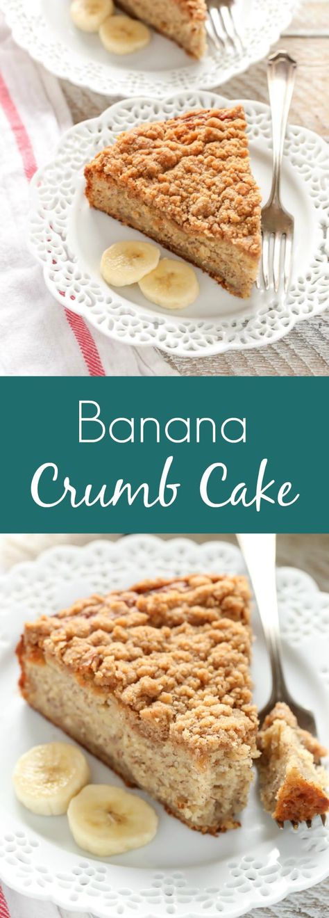 A moist banana cake topped with an easy crumb topping. This Banana Crumb Cake is a perfect way to use those ripe bananas! Banana Crumb Cake, Moist Banana Cake, Crumb Cake Recipe, Desserts Vegan, Naked Cakes, Best Cake Recipes, Ripe Bananas, Crumb Cake, Crumb Topping