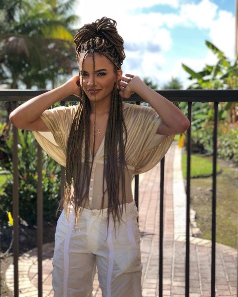 Hairstyle With Weave, Latina Braids, Braid Hairstyles With Weave, Hairstyles With Weave, Leslie Grace, Weave Hairstyles Braided, Afro Braids, Pattern Hair, Beautiful Braided Hair