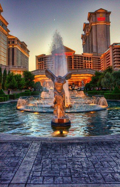 Caesars Palace, Las Vegas Victory Statue, Caesars Palace Las Vegas, Night Views, Winged Victory, Las Vegas Vacation, Las Vegas Usa, Las Vegas City, Vegas Vacation, Casino Hotel