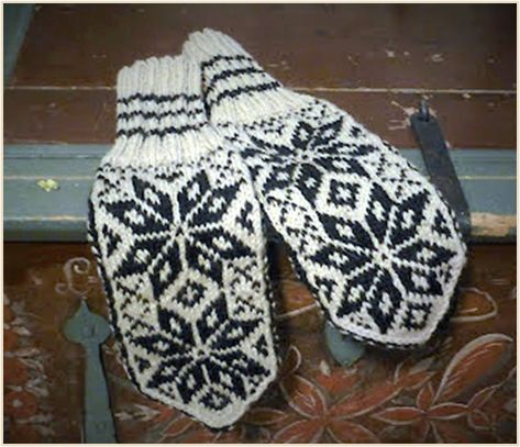 Warm winter mittens, knitted in a traditional Norwegian design and pattern. The pattern has one size that can be adjusted by changing gauge. This is d... Selbu Mittens, Mittens Free Pattern, Nordic Mittens, Mitten Pattern, Knitted Mittens Pattern, Glove Pattern, Norwegian Design, Knitted Mittens, Winter Mittens