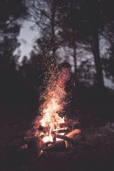 fire, night, and forest image Beltane, Jolie Photo, Bushcraft, Phone Backgrounds, Campfire, Pretty Pictures, The Great Outdoors, Coming Out, Beautiful Pictures