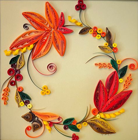 Quilled Thanksgiving Cards, Autumn Quilling, Quilling Wreath, Fall Quilling, Quilled Leaves, Easy Quilling, Quilling Arts, Diy Quilling Crafts, Paper Quilling Tutorial