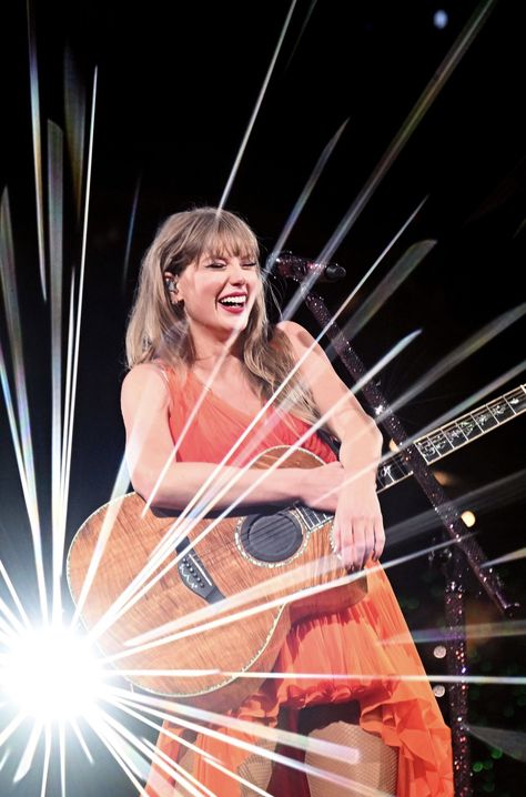 Taylor Swift Performing, Taylor Guitar, Swift Photo, Stadium Tour, Taylor Swift 1989, Taylor Swift Hair, Swift 3, Taylor Swift Wallpaper, Out Of Control