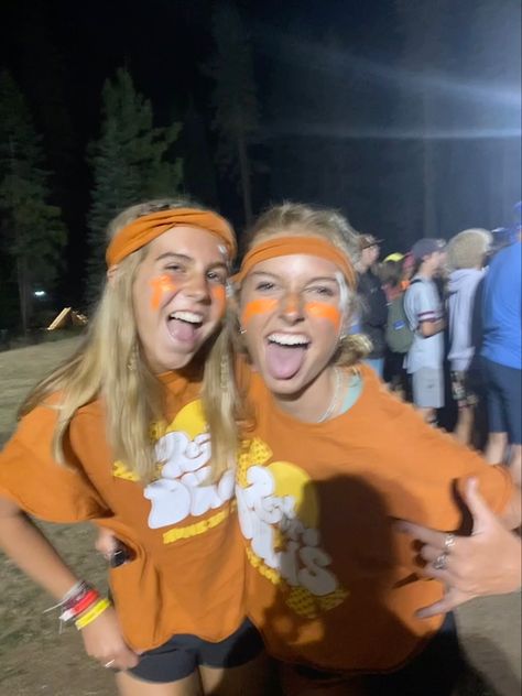 Camp Counsler Outfits, Camp Councilor Aesthetic Outfits, Summer Camp Picture Ideas, Camp America Outfits, Summer Camp Outfit Ideas, Camp America Counselor, Camp Photos, Summer Camps, Camp America Aesthetic