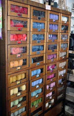 Knitting Yarn Storage, Yarn Display, Knitting Room, Yarn Organization, Yarn Ideas, Dream Craft Room, Craft Room Design, Yarn Storage, Work Space Organization