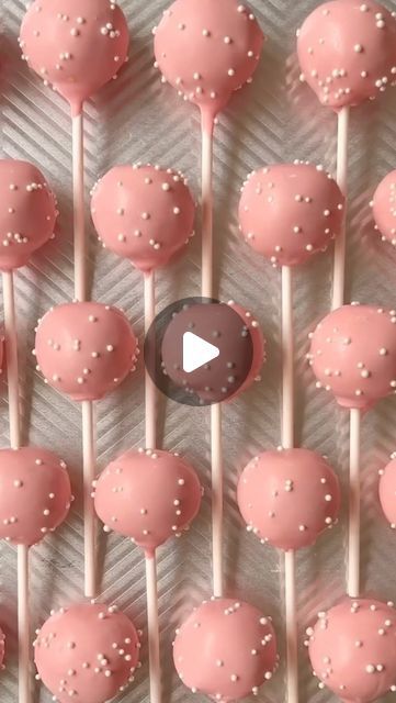 @thefeedfeed on Instagram: "@happytummy_702 is using vanilla cake mix to make Cake Pops and pantry ingredients at home. This @starbucks dupe is such a fun DIY activity! 

Get the full recipe details @happytummy_702 page (details linked in story highlights) 🎂 Keep tagging #feedfeed for a chance to be featured.

#copycatrecipe #cakepops #starbucks #diy #baking #cake #frosting #howto" Diy Cake Pop Stand, Make Cake Pops, Diy Cake Pops, Cake Pop Tutorial, Cake Pop Stands, Starbucks Diy, Pantry Ingredients, Cake Pops How To Make, Cake Pop Sticks