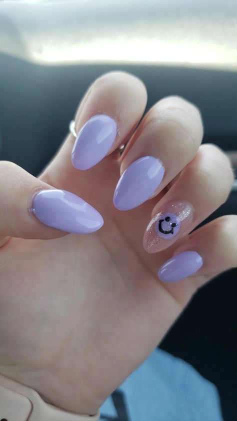 Nails Design Smile Face, Almond Nails Designs Smiley Face, Cute Purple Acrylic Nails Almond, Almond Nails Smiley Face, Green Smiley Face Nails, Purple Smiley Face Nails, Smile Nails Design, Smile Face Nails, Face Sparkles