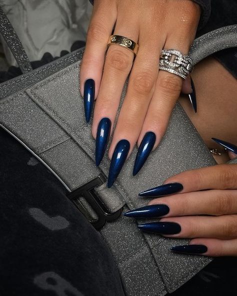 IBC Nails 💅🏽 on Instagram: "@eraistrefi 🦋💙🧿" Dark Blue Nails, Gold Acrylic Nails, Basic Nails, Blush Nails, Soft Nails, Long Square Acrylic Nails, Glam Nails, December 17, Hot Nails