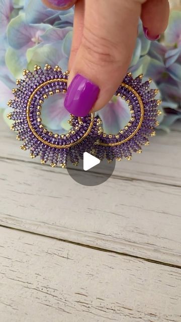 Earrings Handmade Tutorial, Diy Beaded Earrings, Easy Beading Tutorials, Diy Earrings Materials, Diy Necklaces Tutorial, Beaded Jewelry Earrings, Beaded Earrings Tutorials, Brick Stitch Earrings, Necklace Tutorial