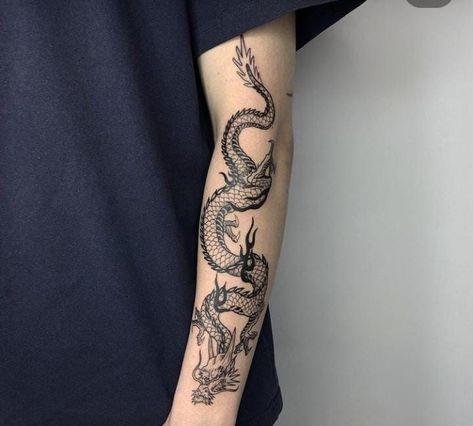 Dragon Tattoo Leg, Japanese Tattoo Words, Dragon Tattoo Arm, Tattoos Dragon, Asian Dragon Tattoo, Dragon Tattoo Ideas, Tattoos Traditional, Chinese Dragon Tattoos, Japanese Dragon Tattoo