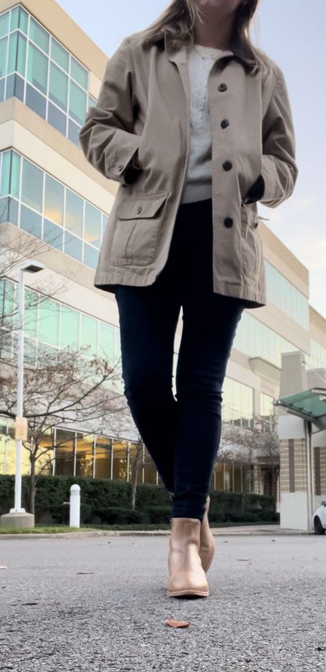 Classic tan #LLBean utility jacket layered over a cozy white cable knit sweater, paired with dark #EddieBauer skinny jeans and nude #Nisolo ankle boots. Perfect for those cooler days when you want to keep it casual yet polished! #FallOutfit #CasualChic #EffortlessStyle #NeutralOutfit #MinimalistFashion #StreetStyle #businesscasualoutfitsforwomen #businesswoman #businessFit White Cable Knit Sweater, Business Casual Outfits For Women, Neutral Outfit, Cable Knit Sweater, Utility Jacket, Eddie Bauer, Minimalist Fashion, Business Women, Effortless Style