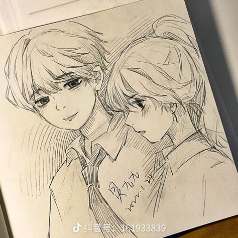 Couple Sketch Anime, Crush Sketches Drawing, Crush Drawings Sketch, Pp Couple Lucu, Cute Couple Sketches, Pp Wa, Pp Couple, Sketches Of Love, Comic Book Art Style