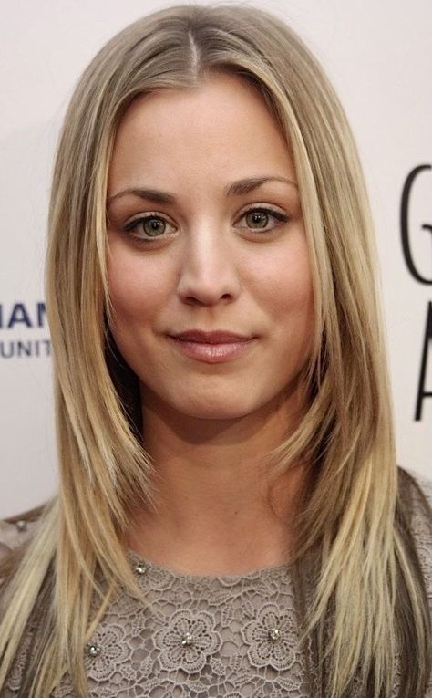 Hot stuff Kayle Couco, Kaley Cuoco Hair, Kayley Cuoco, Kaley Couco, Blonde Actresses, Kaley Cuoco, Hair Long, Long Hair Cuts, Celebrity Hairstyles